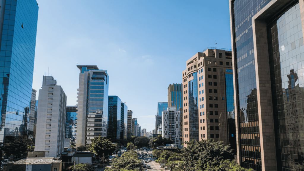 Fotos dos edifícios na Avenia Faria Lima em São Paulo